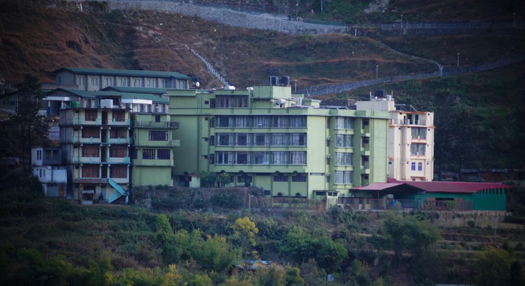 Hotel Uday Palace Pipalkoti Dış mekan fotoğraf